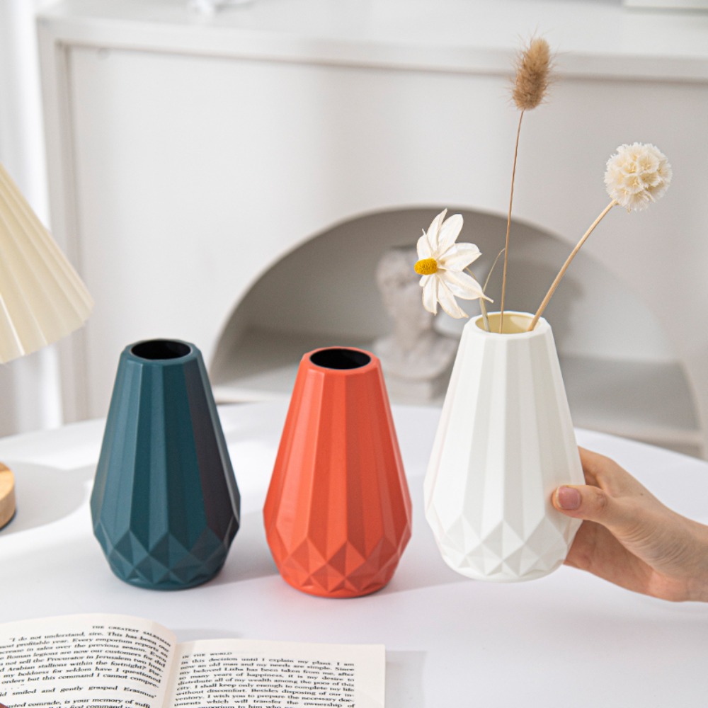 Vase à fleurs en plastique en  - Badminton Live avis et prix