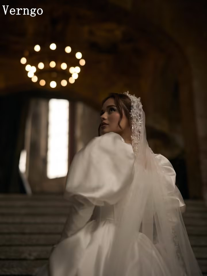 Robe de mariée Verngo en satin - Badminton Victory avis et prix