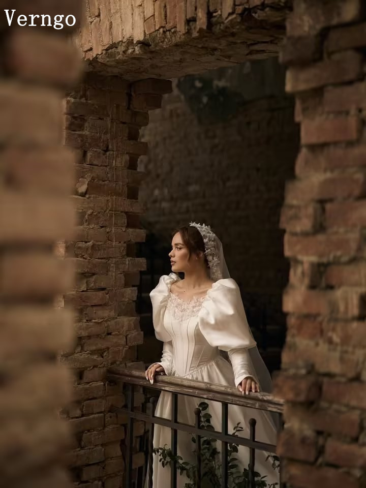 Robe de mariée Verngo en satin - Badminton Victory avis et prix