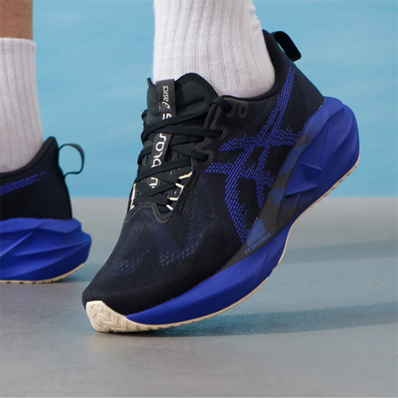 Asics NOVABLAST 5 Noir Bleu Ro - Badminton Victory avis et prix